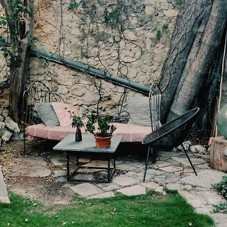 En Ville Et Sous Les Arbres Montpellier Bagian luar foto